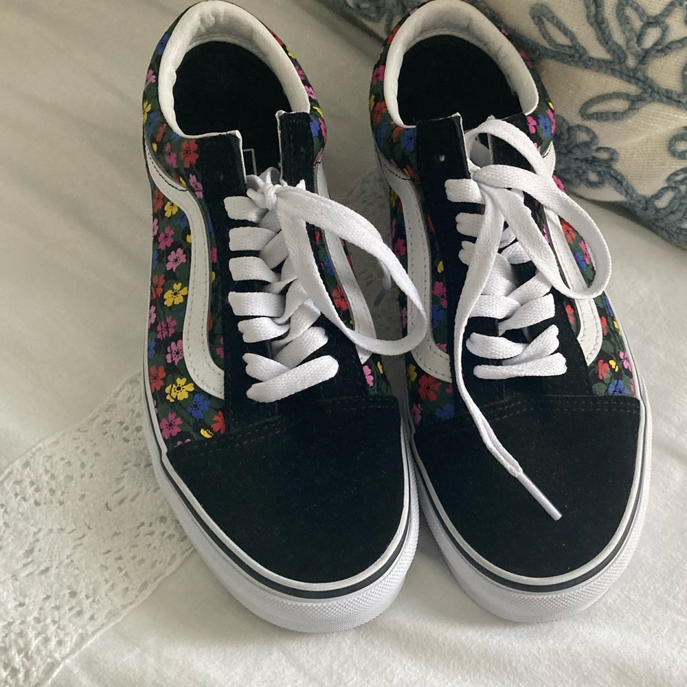 Vans women size 8